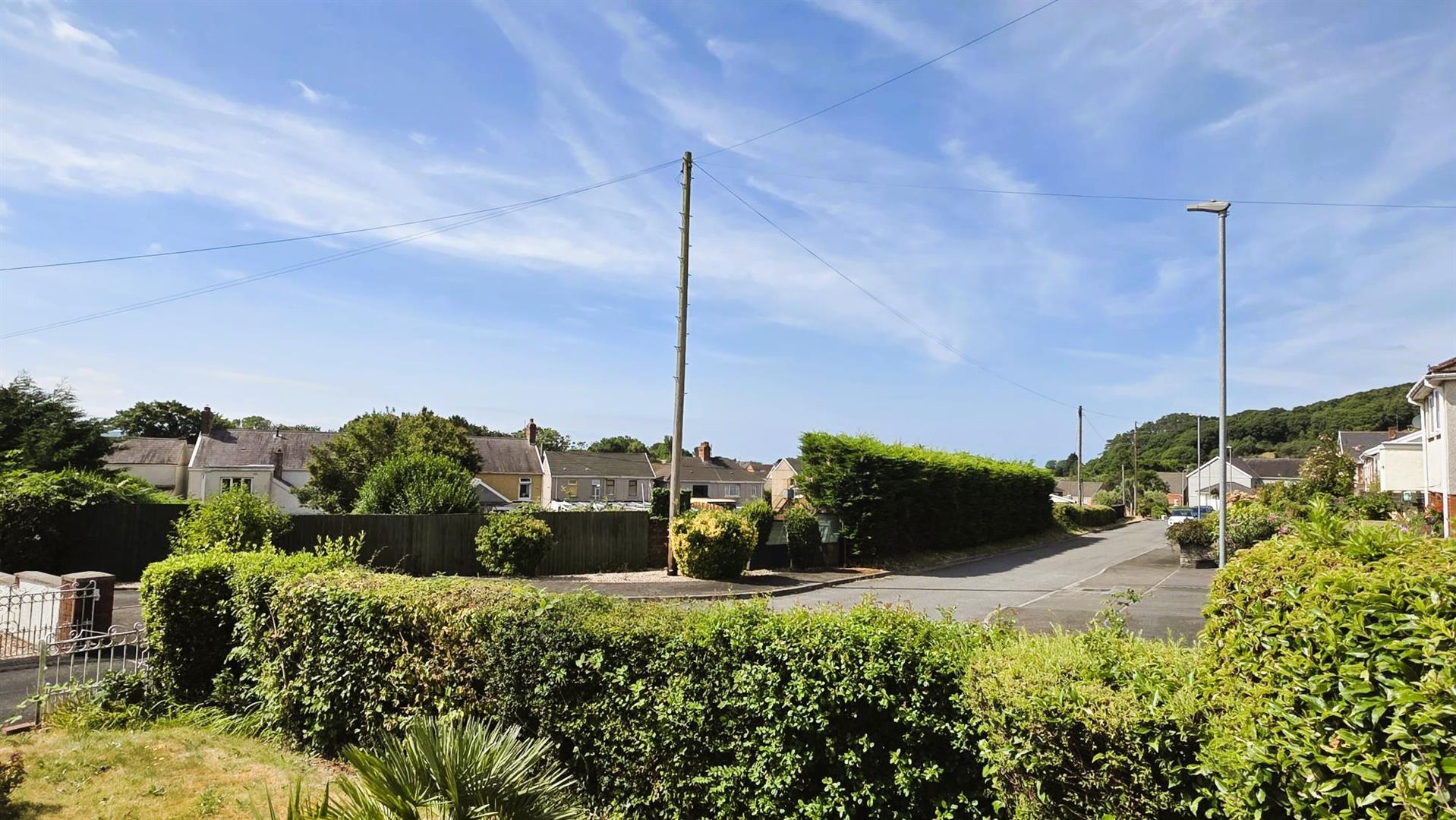 Gwscwm Road, Burry Port, SA16 0BS